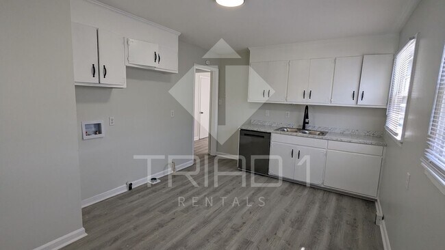 Foto del edificio - Renovated 3bed/1bath in Greensboro!