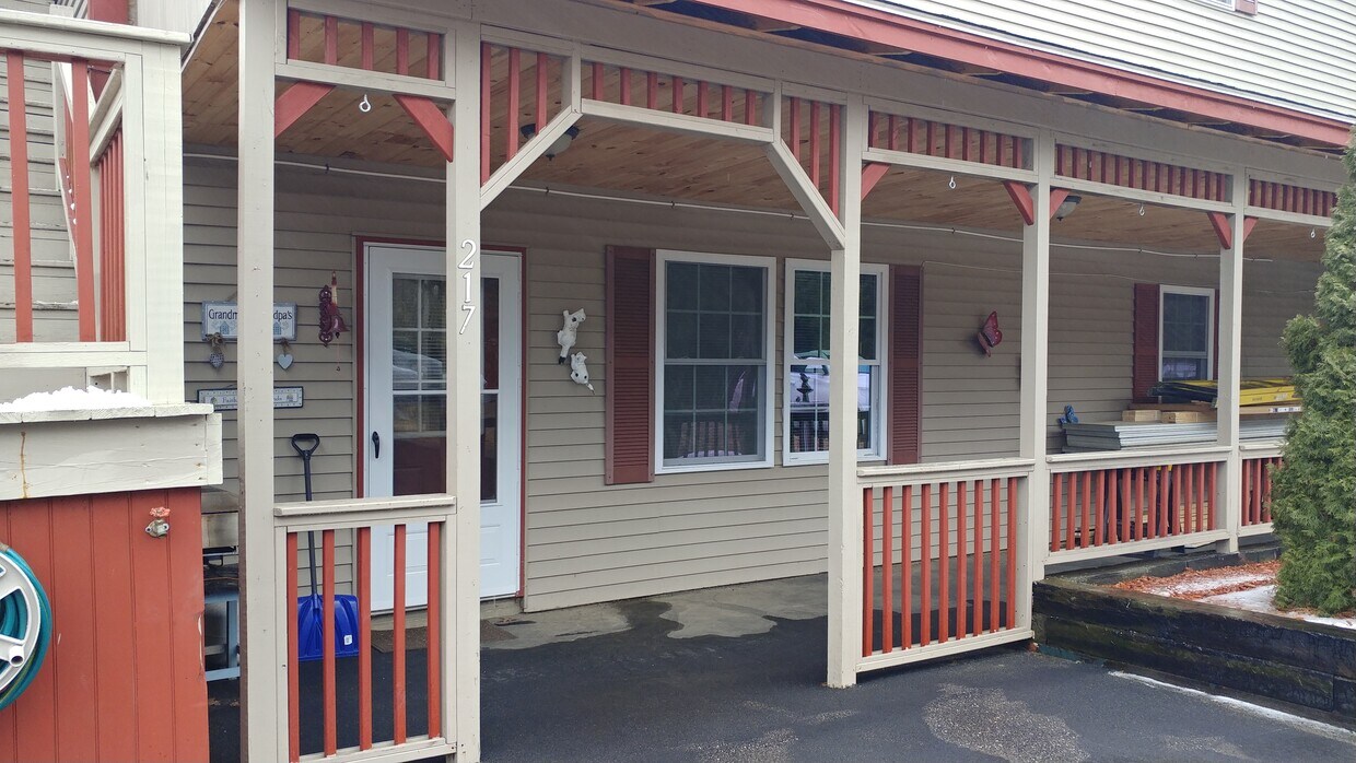 217 Long Swamp Rd, Berwick, ME 03901 Room for Rent in Berwick, ME