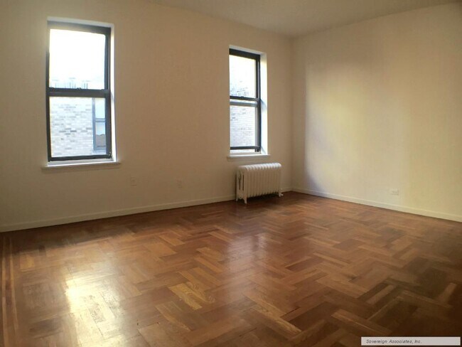 Foto del edificio - 590 Fort Washington Ave