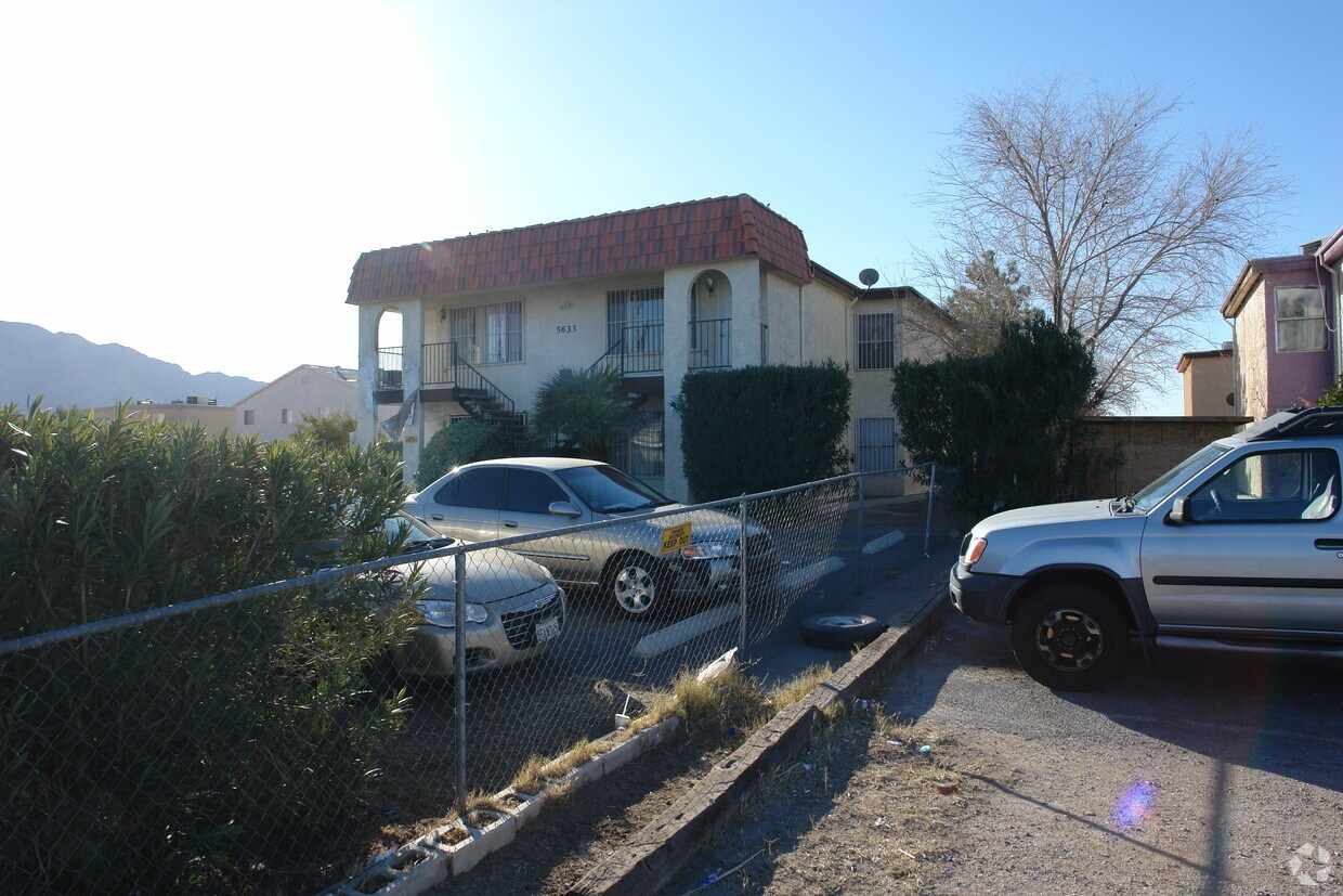 Foto del edificio - 5633 E Lake Mead Blvd