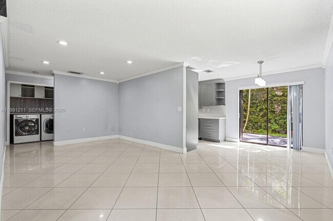 Foto del edificio - 6854 NW 173rd Dr