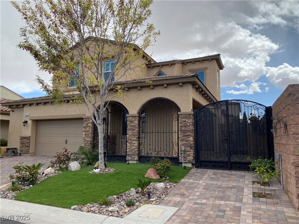Primary Photo - 9075 Tiffany Oaks Ave