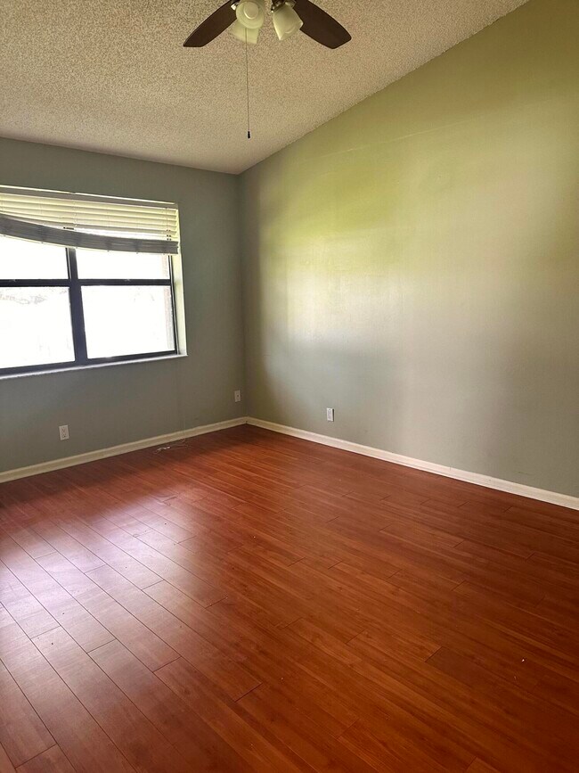 Building Photo - 1606 Congressional Way