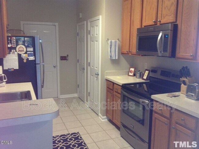 Foto del edificio - 1414 Crimson Creek Dr