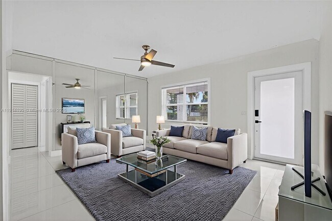 Foto del edificio - 465 NW 153rd St