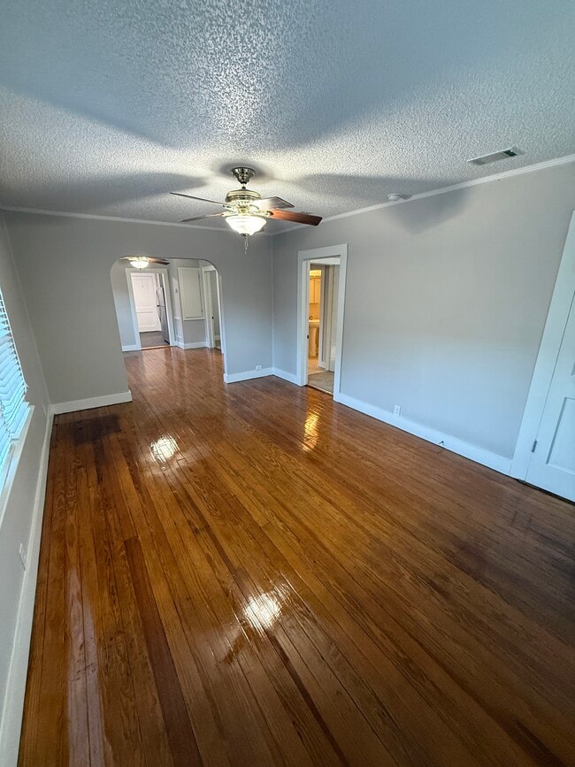 Building Photo - 2308 Albany St