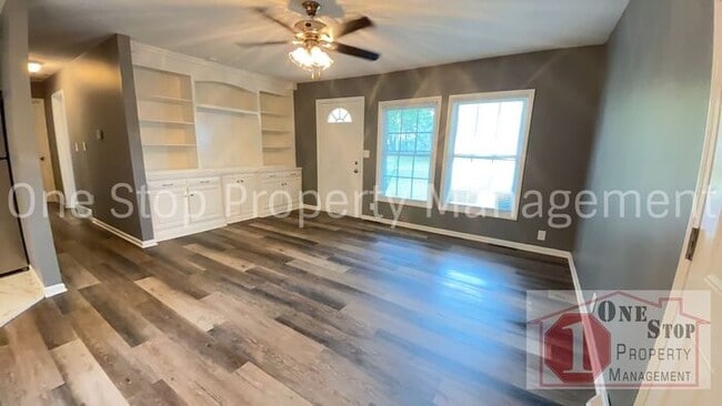 Building Photo - 4-bedroom, 2.5-bathroom in Raytown