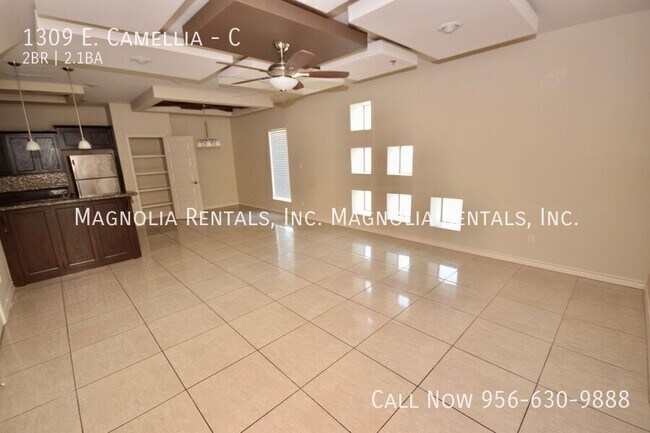 Foto del edificio - 1309 E. Camellia-C