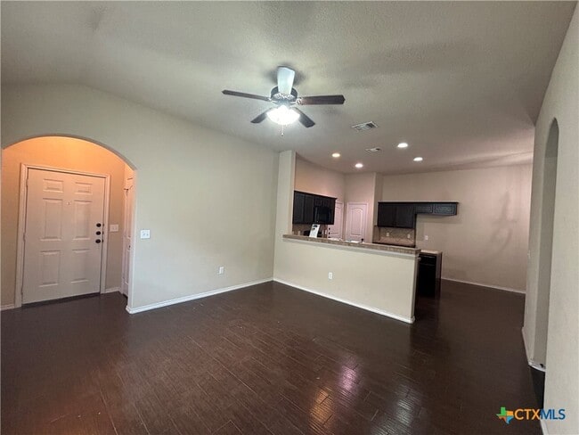 Building Photo - 716 Creekside Cir