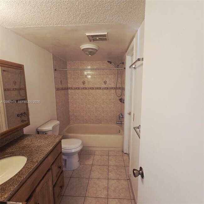 Foto del edificio - 580 NW 114th Ave