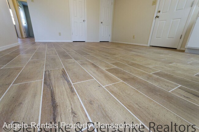 Building Photo - 3 br, 2 bath House - 830 Van Zandt