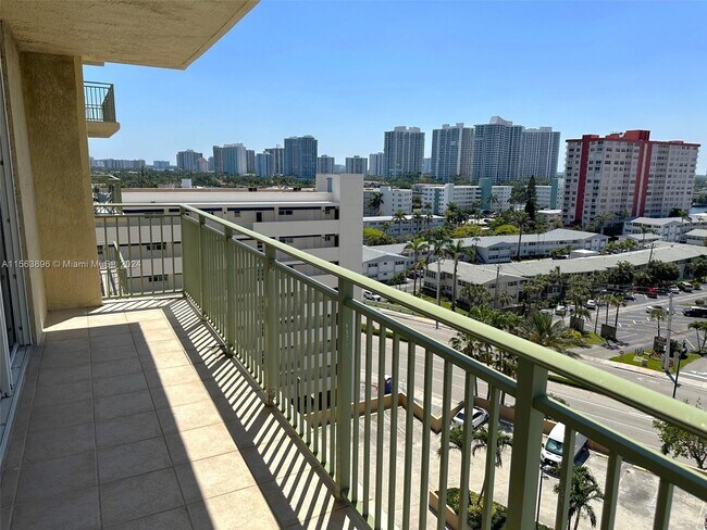Foto del edificio - 2080 S Ocean Dr