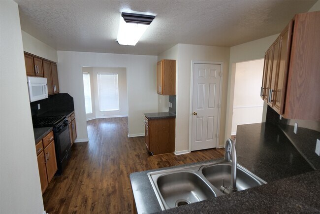 Foto del edificio - 5042 Oak Stand Ct