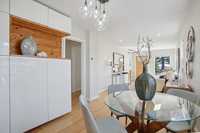 dining area - 831 Solano Ave
