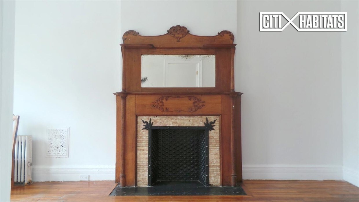 Primary Photo - 1190 Dean St