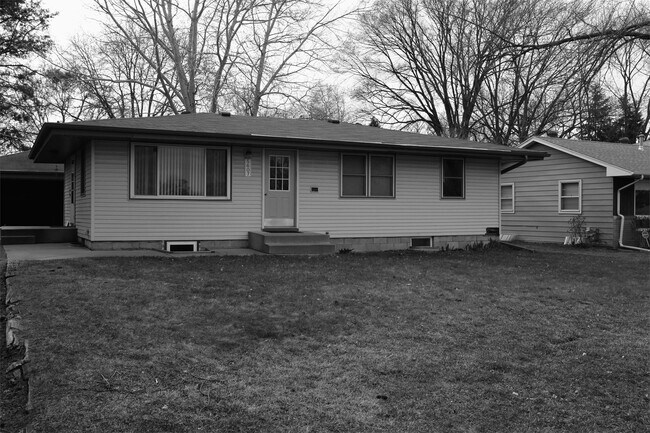 Building Photo - 5607 Rhode Island Ave N