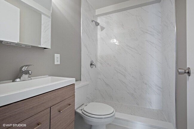 Foto del edificio - 5601 Boulevard E