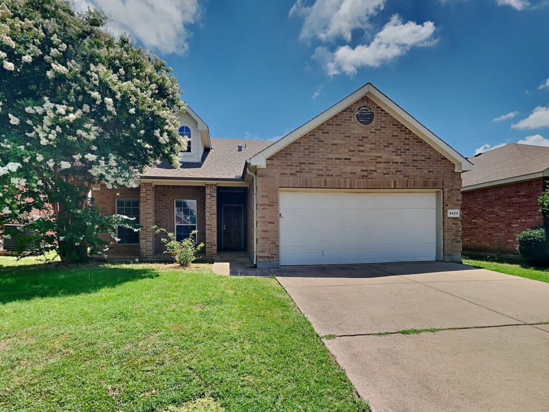 Primary Photo - Cozy Home in Summer Creek Ranch! This is a...