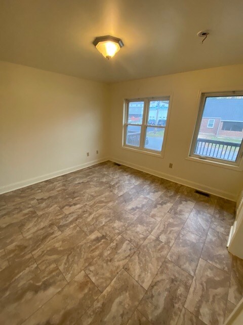 Foto del edificio - 106 Valley Rd