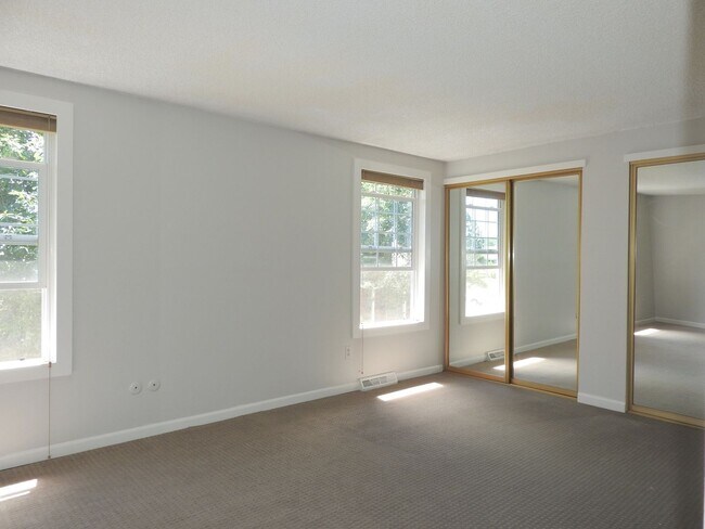 Foto del edificio - 8752 E Amherst Dr