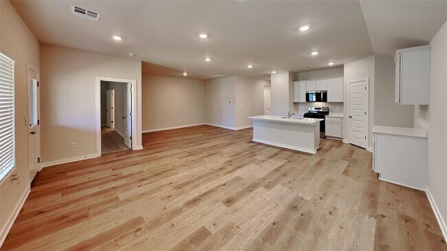 Building Photo - 2804 Casey Dr