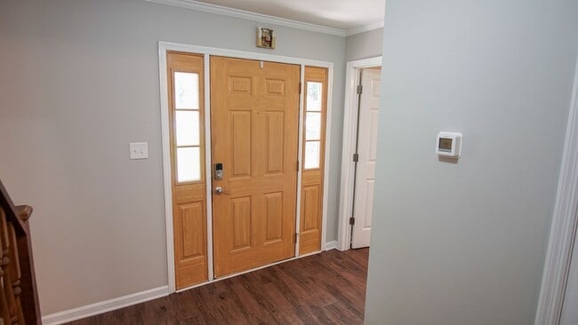 Building Photo - Lakeside Schools/Rehabbed and Ready for Move In. (NO PETS)