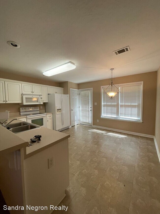 Building Photo - 3 br, 2 bath House - 2918 Carey Ct