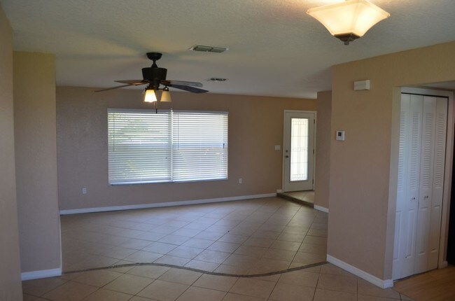 Foto del edificio - 260 W Lake Trout Dr