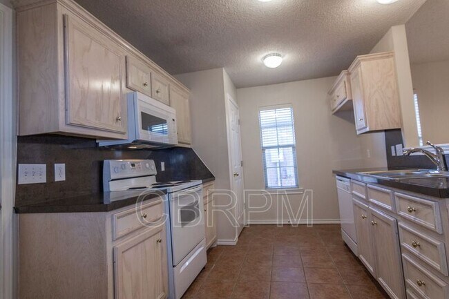 Foto del edificio - 10601 Elgin Ave