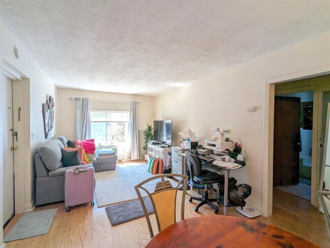 Foto del edificio - 998 Massachusetts Ave