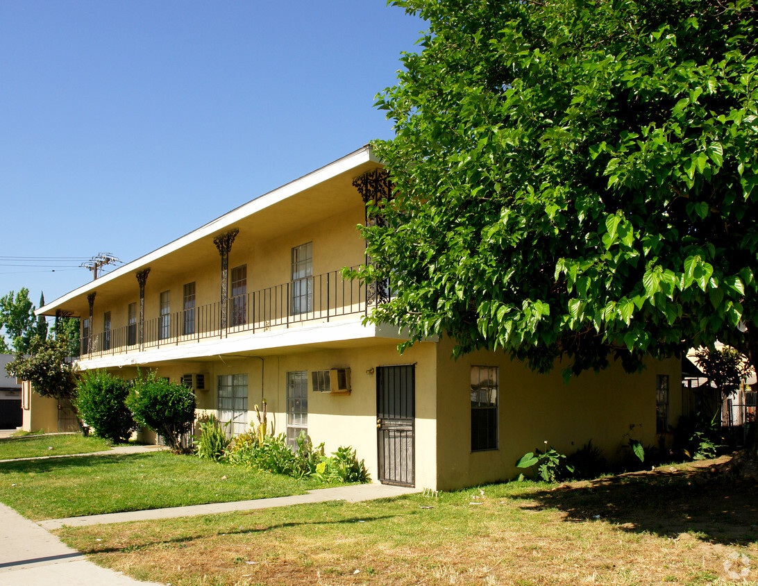 Primary Photo - 949 N Vineyard Ave