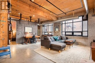 Building Photo - 68 Broadview Ave