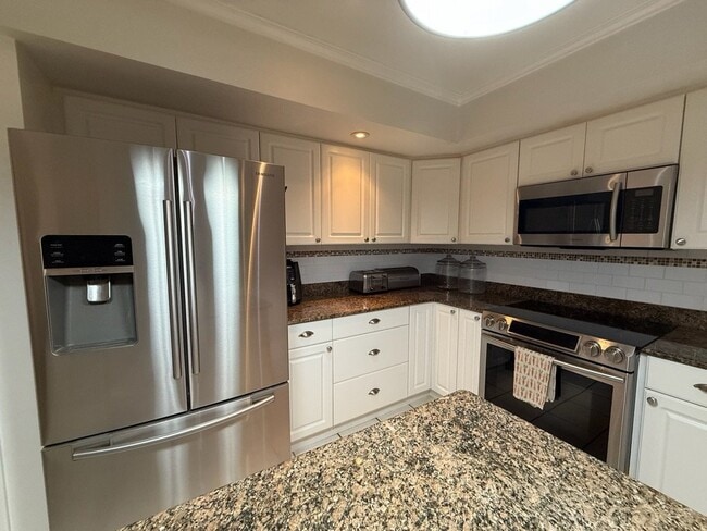 Building Photo - 8004 Beltrees Ct