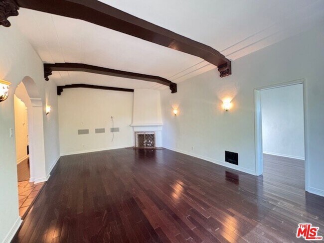 Foto del edificio - 8283 4th St