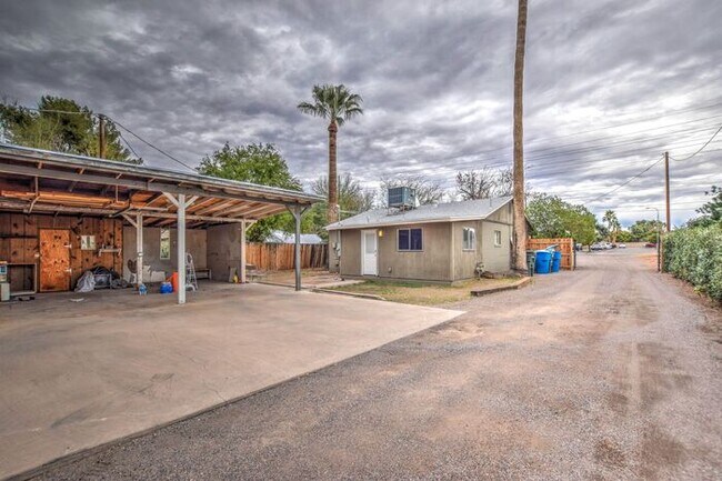 Foto del edificio - Vintage Ranch Home