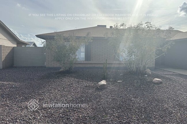 Building Photo - 4709 W Paradise Ln