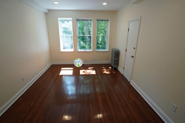 Building Photo - 123 Sutherland Rd