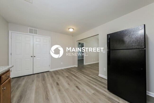 Foto del edificio - 3 Bedroom Pet-Friendly Home in Winston-Sal...