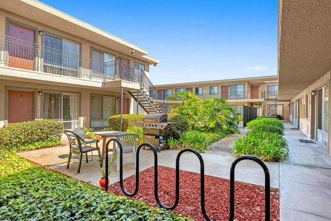 Building Photo - 7414 Mesa College Dr