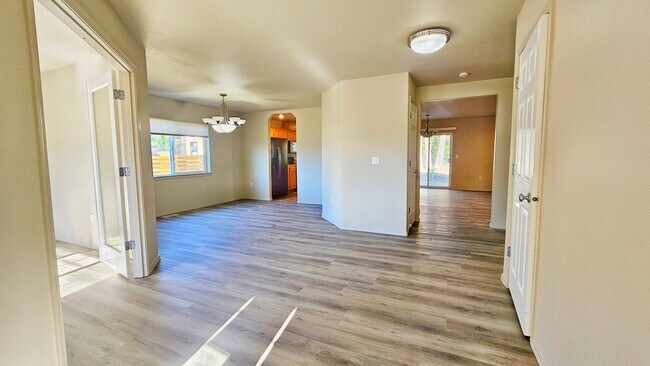 Foto del edificio - Beautiful 5 bed 2.5 Bath Home in Renton Highlands