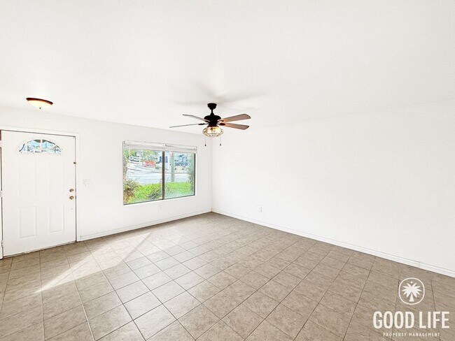 Foto del edificio - Charming 2BD/1.5BA Condo in Chula Vista W/ W/D, Mini-Split A/C, Patio, & Community Pool!