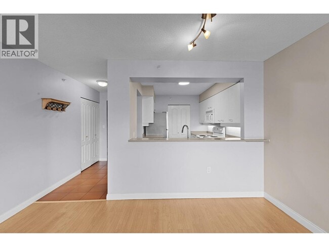 Building Photo - 7380 Elmbridge Way