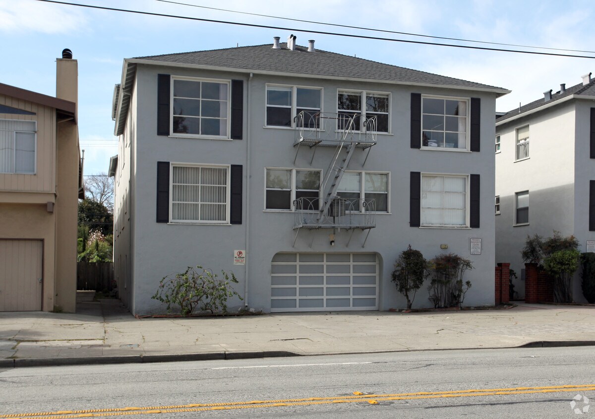 Building Photo - 1125 El Camino Real