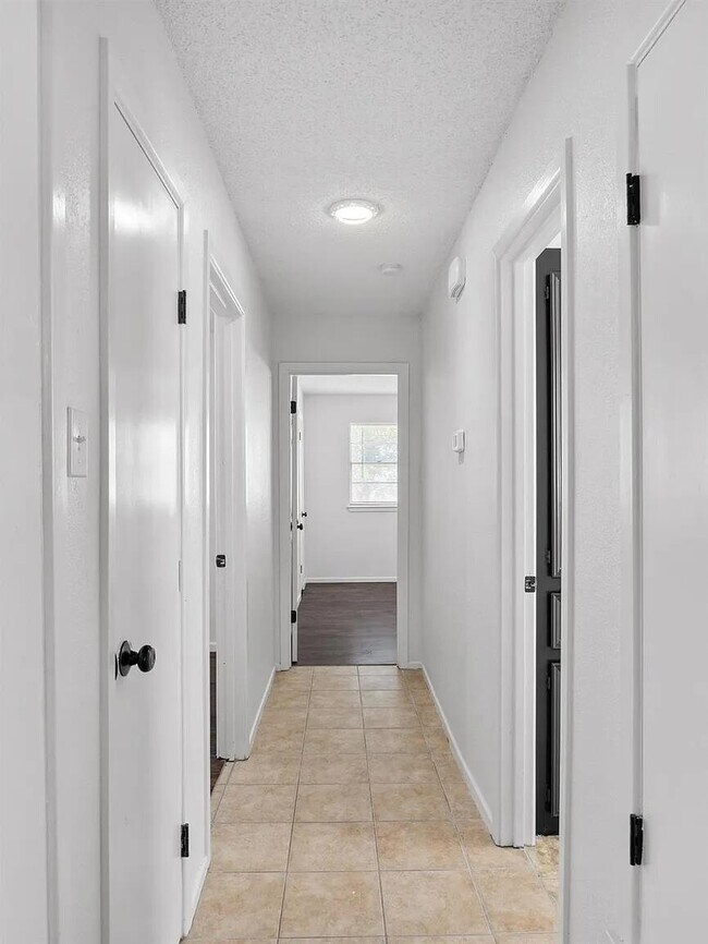 Building Photo - 2321 78th St