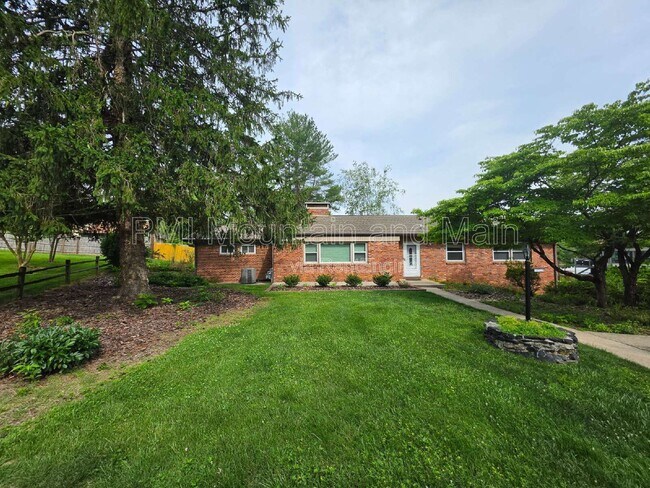 Building Photo - 15 Ginell Cir