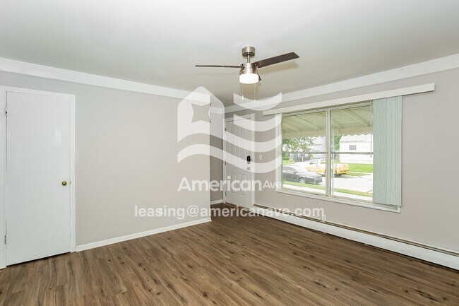 Foto del edificio - 24434 Berry Ave