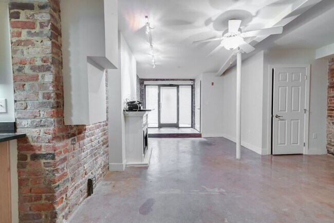 Foto del edificio - 1321 1/2 E. Main St.