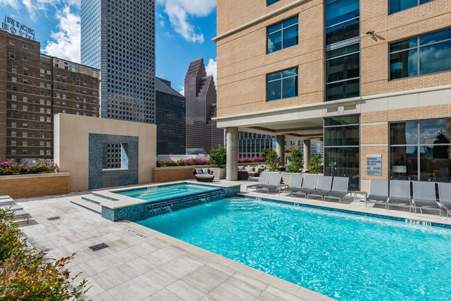 Terraza de la piscina - Aris Market Square