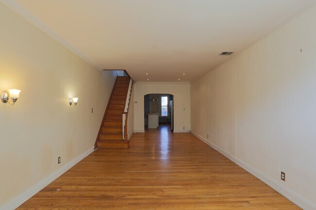 Building Photo - 416 East Ave