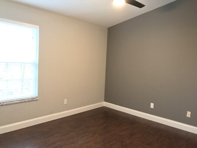 Foto del edificio - Gorgeous Renovated Condo in Creve Coeur Cr...